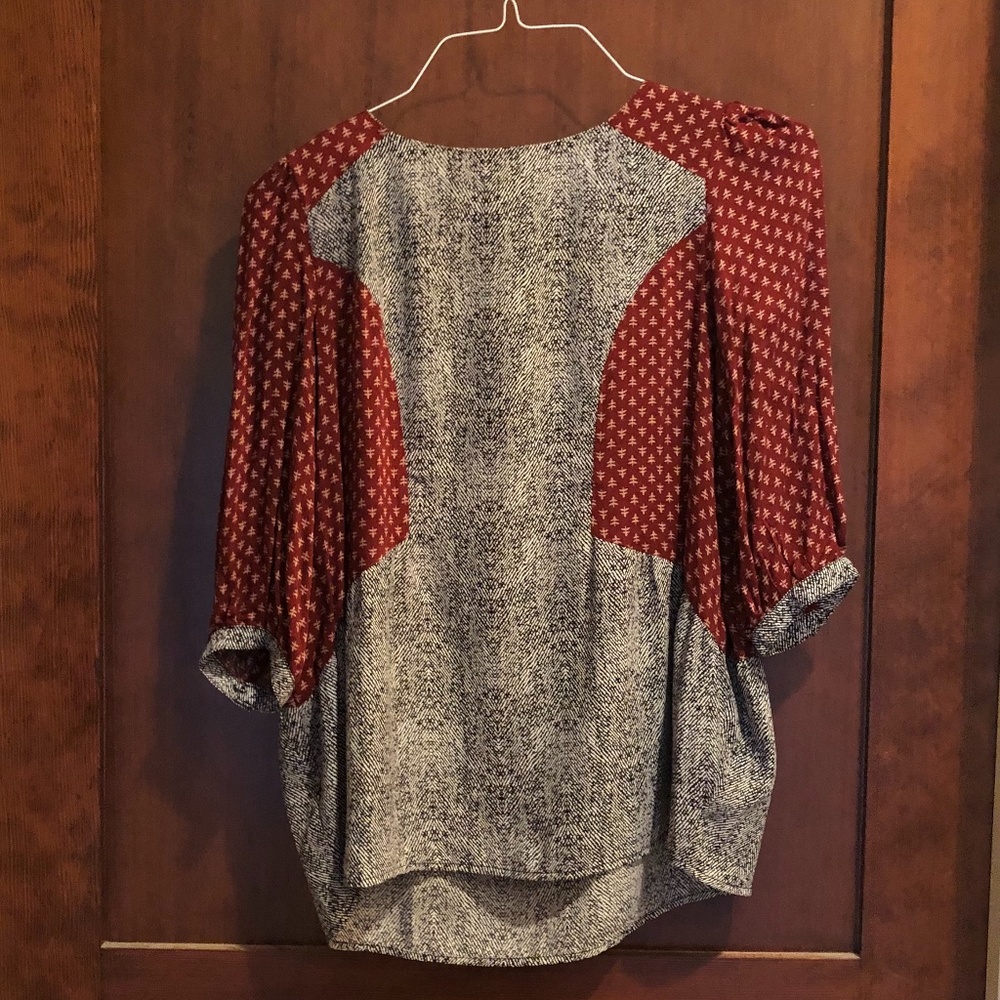 THML Red Patterned and Speckled Black-White Mixed Print Blouse
